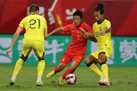回头望月！翟晓川失去平衡&转身高抛打进.